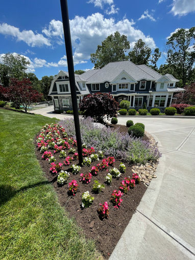 Flower installation in Wexford, PA