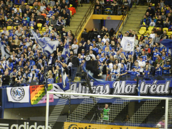 Un groupe de supporteurs