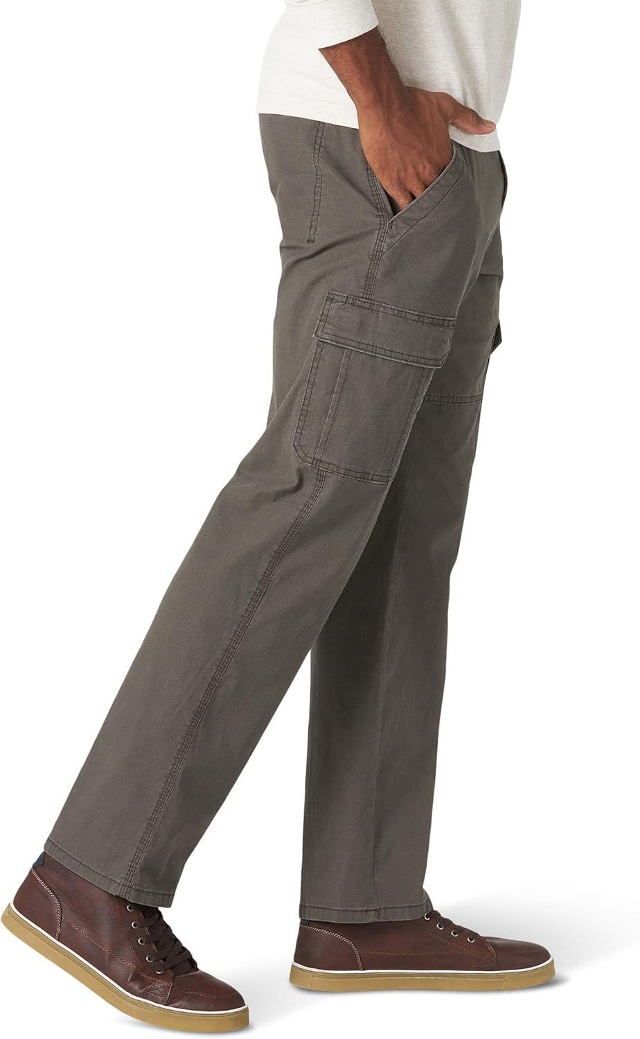 Thumbnail: Wrangler Authentics Men's Relaxed Fit Stretch Cargo Pant