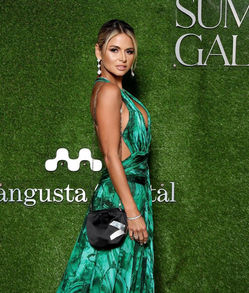 укладка волос с выездом на дом по Лазурному Берегу и Парижу