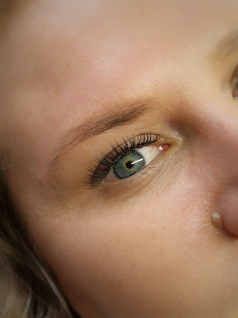 BeauteGo - Выездной сервис красоты во Франции. Работы лэшмейкера Юлии Сергеевой. Вызвать лэшмейкера на дом.