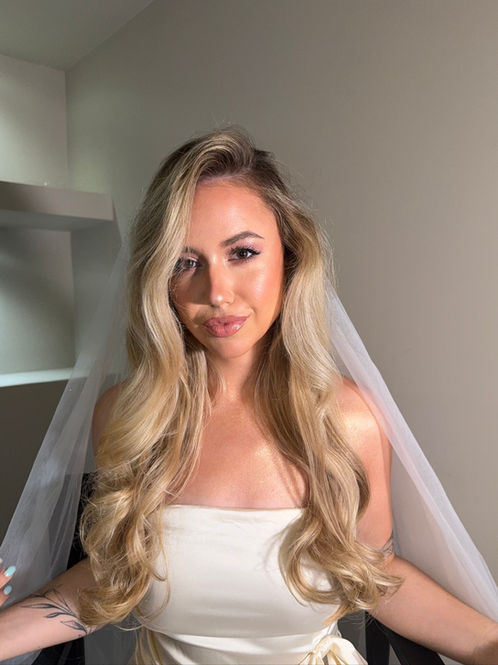 BeauteGo - Выездной сервис красоты во Франции. Работы стилиста-визажиста Марии Гусак. Вызвать стилиста-визажиста на дом.