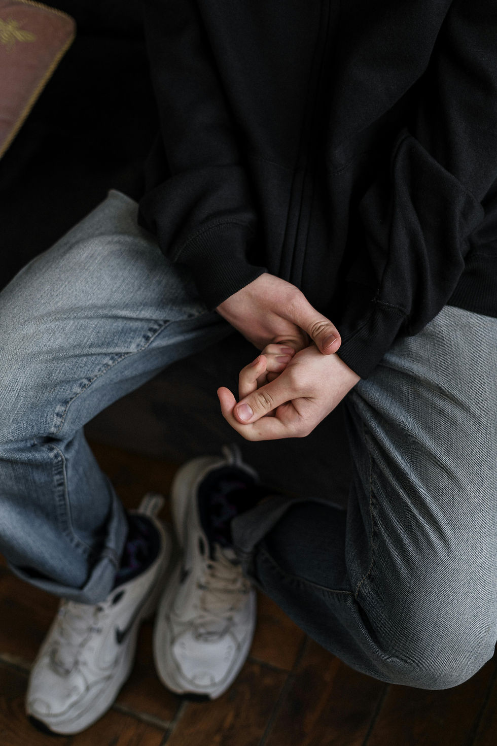 What to Wear with Black Hoodies