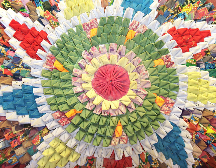Handmade-circular-rug-with-floral-patter