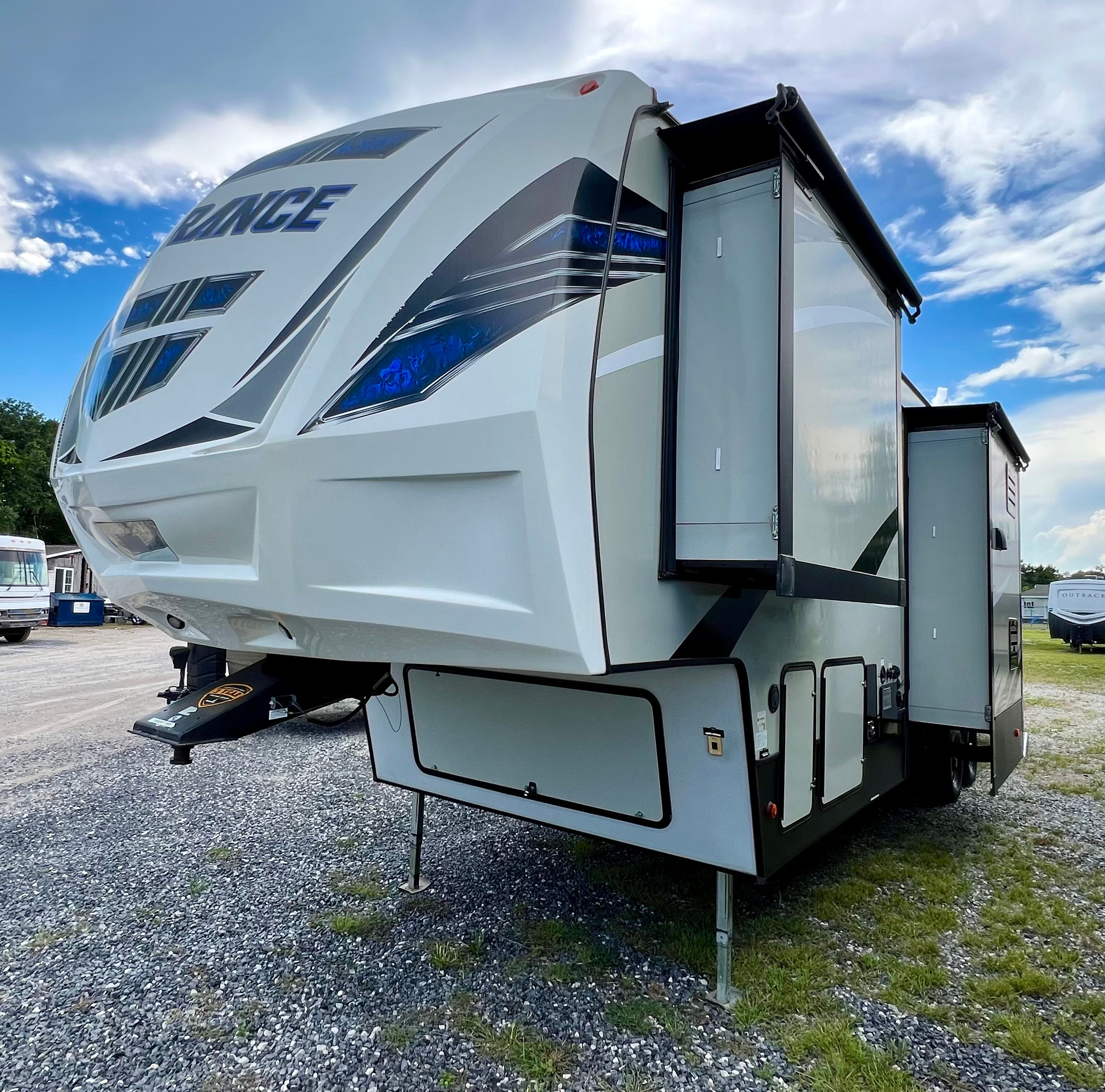 2019 Dutchmen Endurance 3556