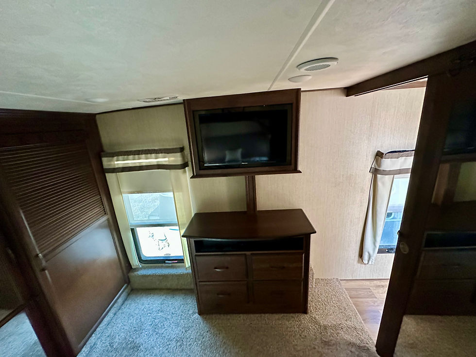 Thumbnail: 2016 Palomino Columbus 377MB