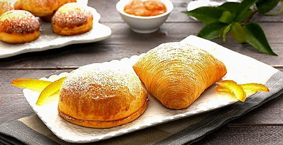 Bike tour and tasting of the Neapolitan sfogliatella, with irentbike.com