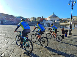 Bike tours Panoramic Naples, Piazza del Plebiscito, by irentbike.com