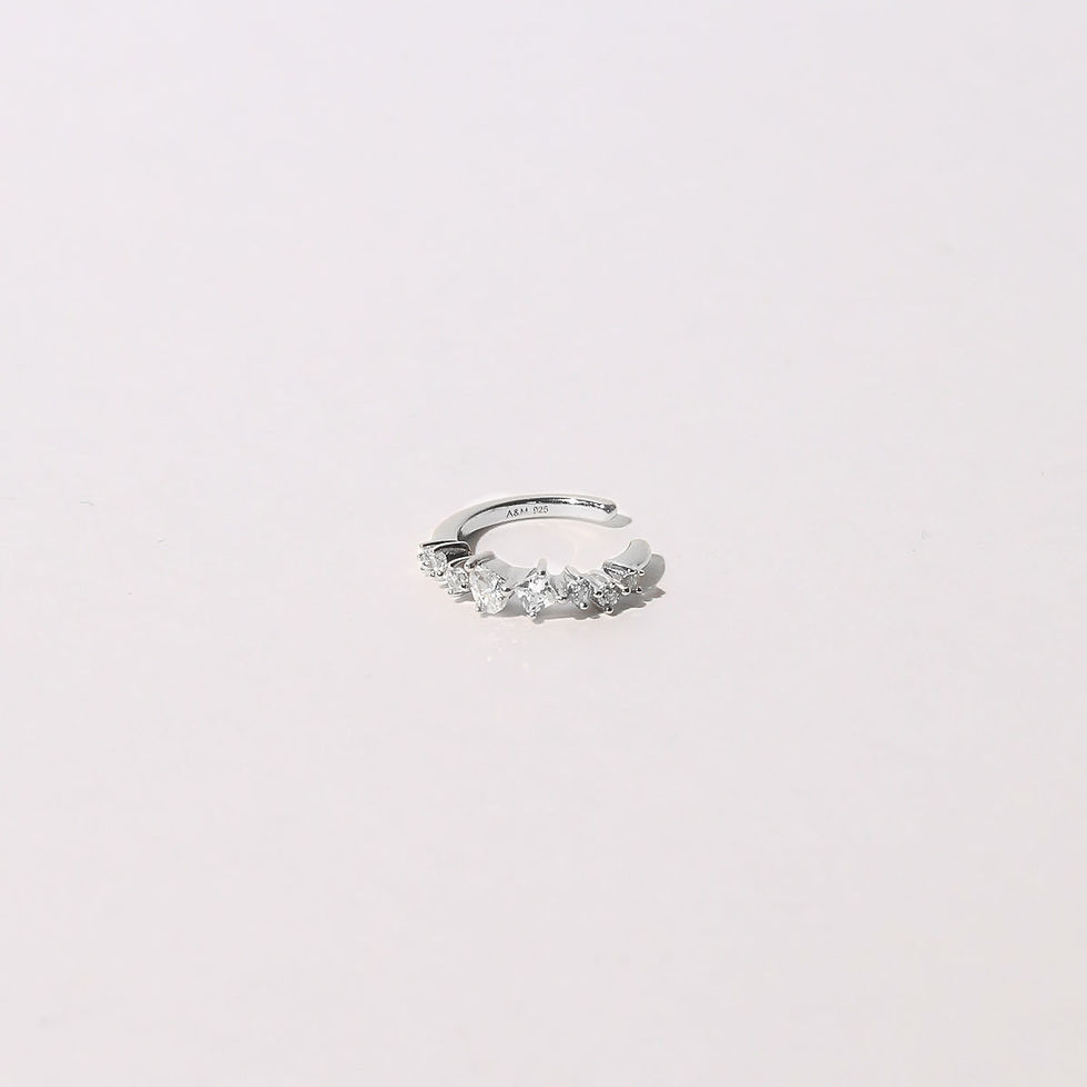 Miniatura: Celestial Crystal Ear Cuff in Silver flat lay