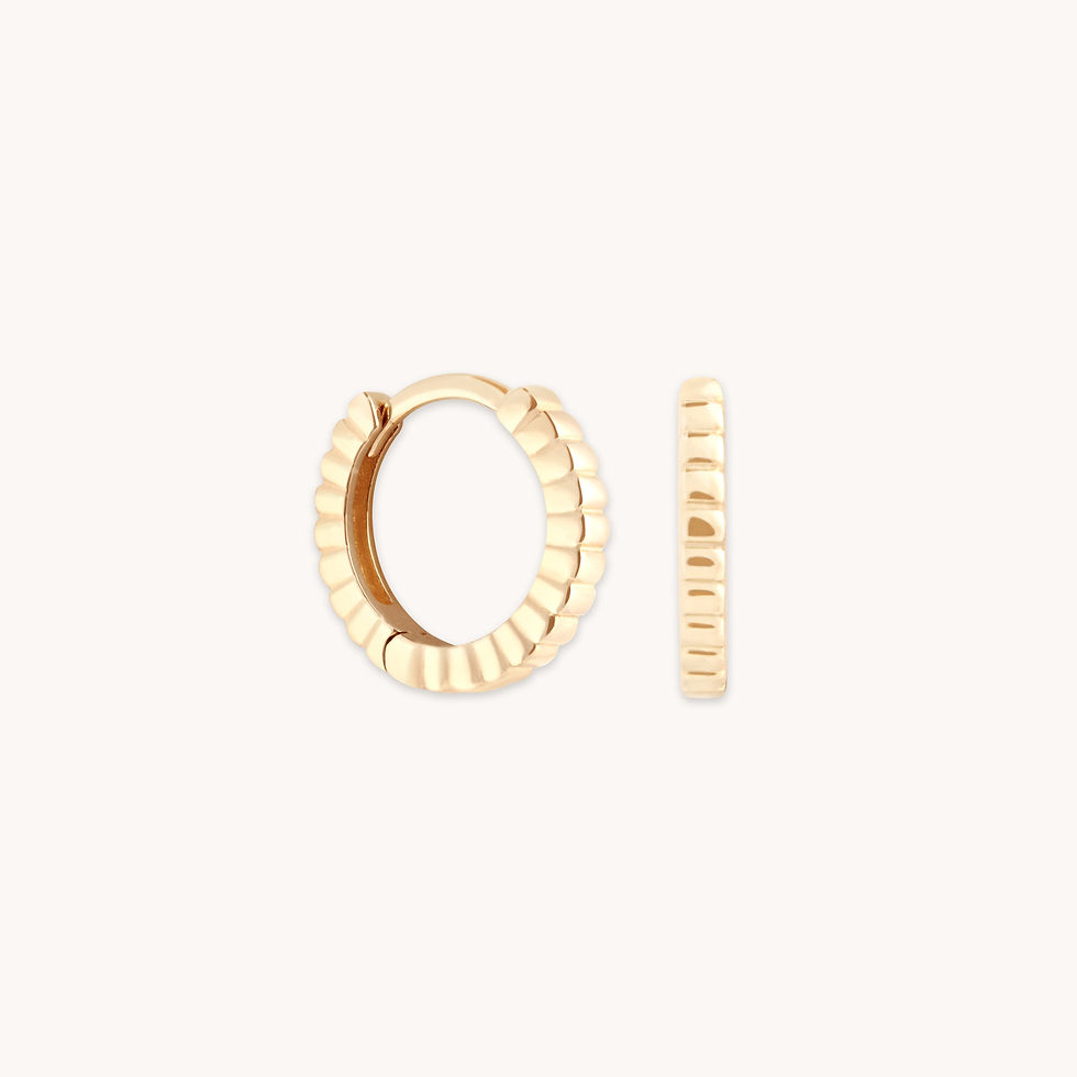 Miniatura: Earrings - Ridged Huggies in Solid Gold - Huggies - Astrid &amp; Miyu