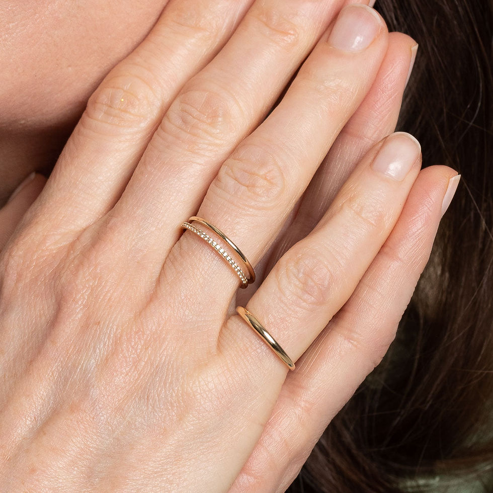 Miniatura: April White Topaz - Illusion Topaz Band Ring in Solid Gold - Rings - Astrid &amp; Miyu