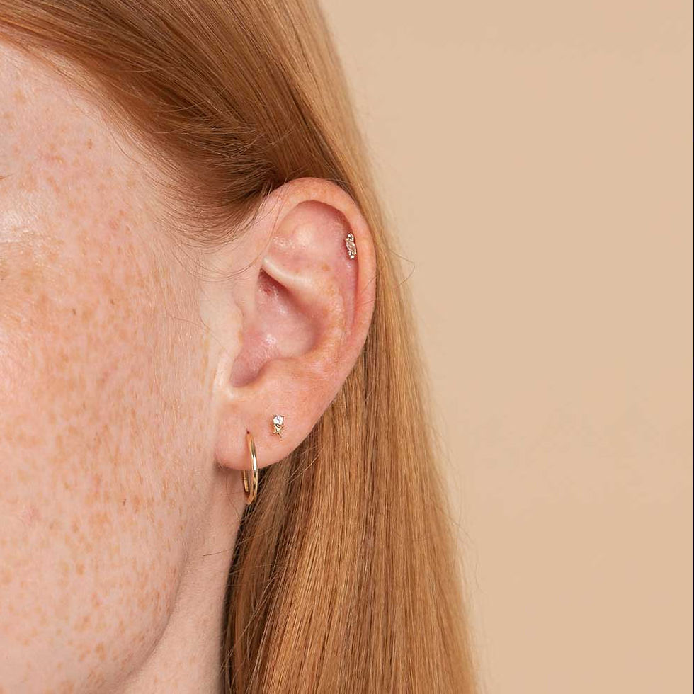 Miniatura: April White Topaz - April Topaz Birthstone Earrings in Solid Gold - Stud Earrings - Astrid &amp; Miyu