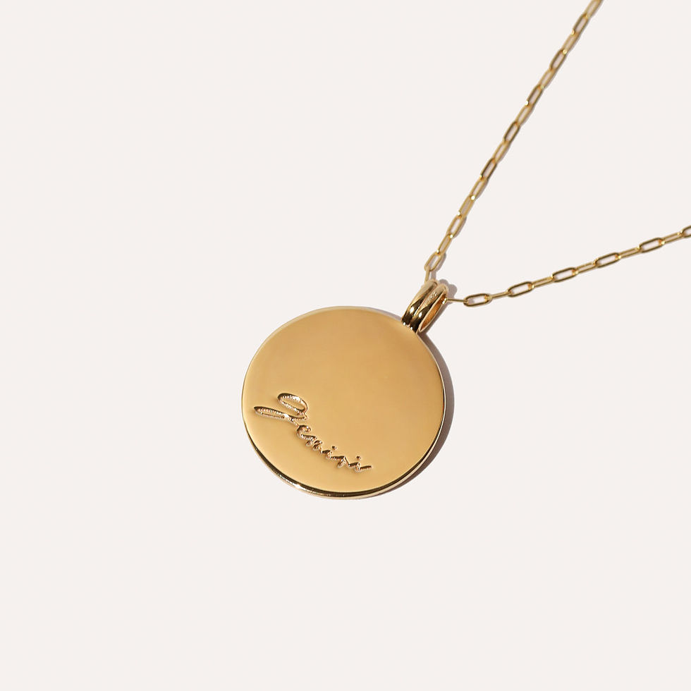 Miniatura: Bold Zodiac Gemini Pendant Necklace in Gold back