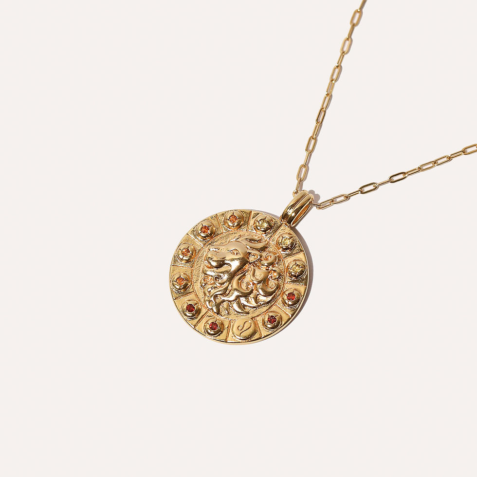 Miniatura: Leo Bold Zodiac Pendant Necklace in Gold flat lay