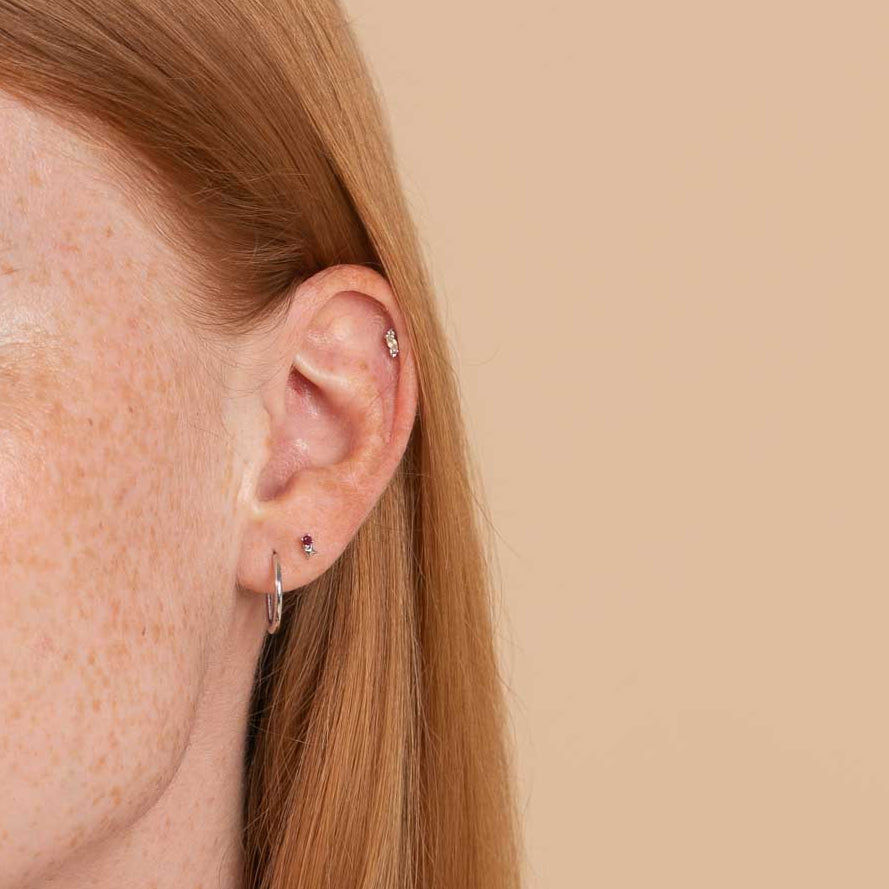 Miniatura: Birthstone Earrings - July Ruby Birthstone Earrings in Solid White Gold - Stud Earrings - Astrid &amp; Miyu