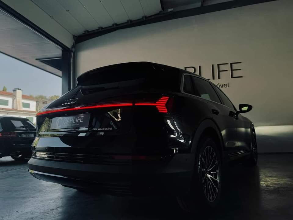 Miniatura: Audi E Tron 2020