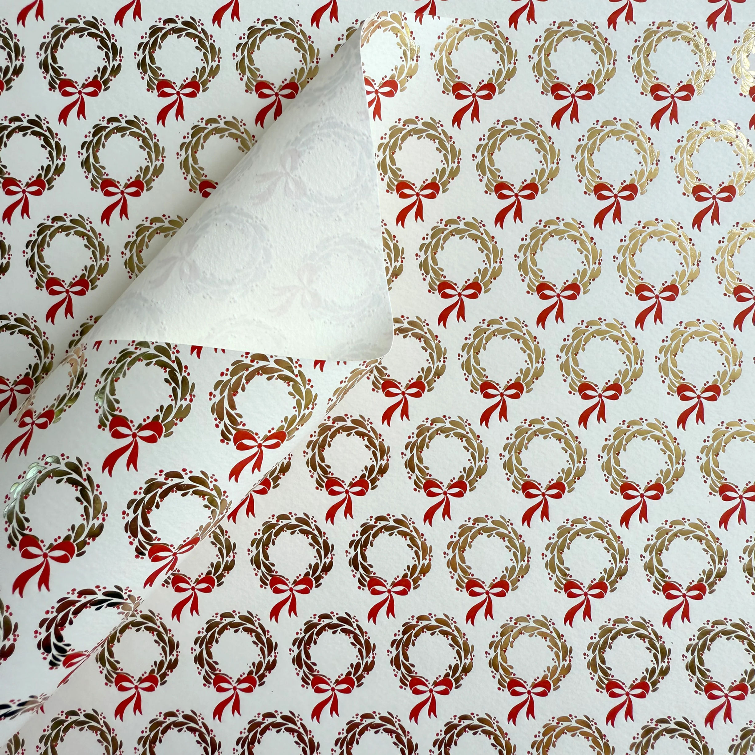 Metallic Red Wreath Flat Wrap