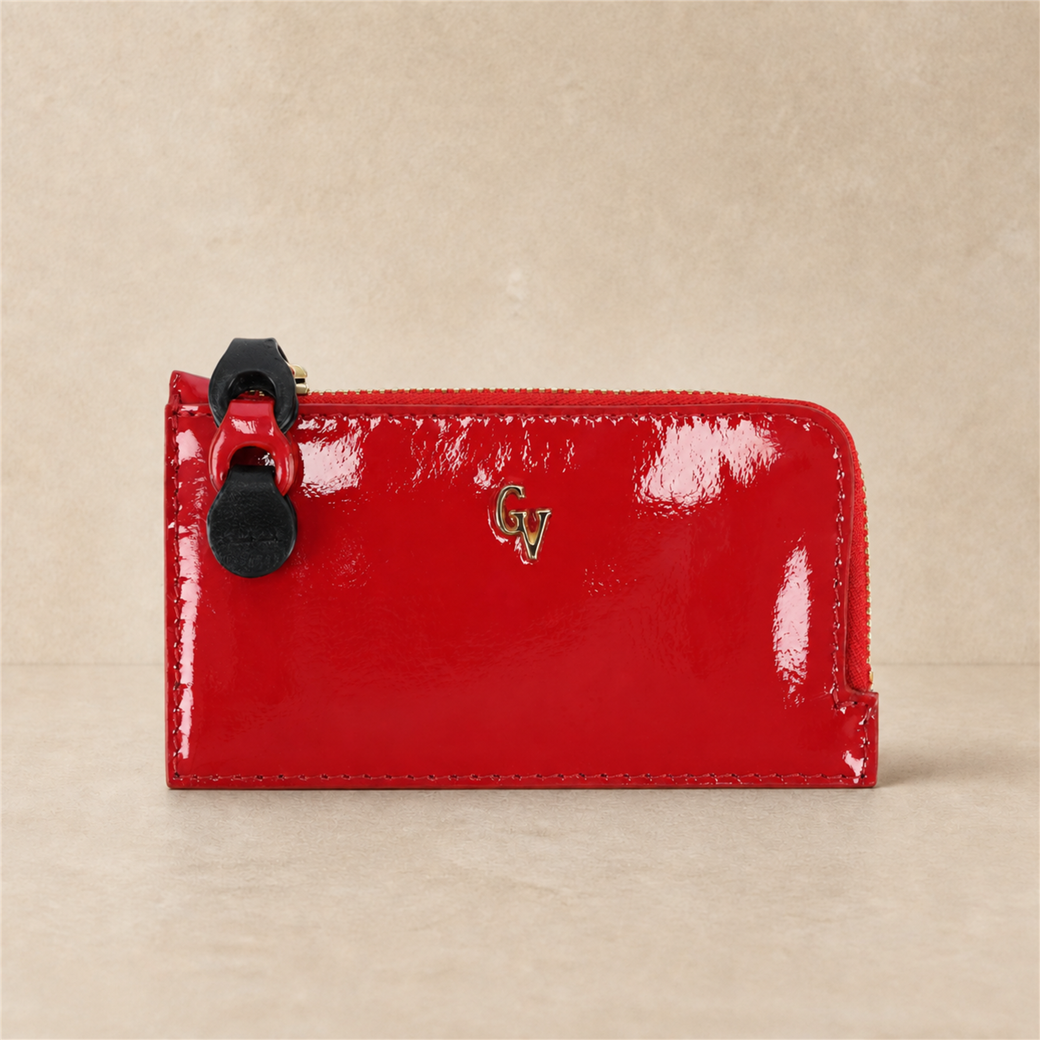 Monedero Viena 03 de piel bovina charol rojo con logo dorado