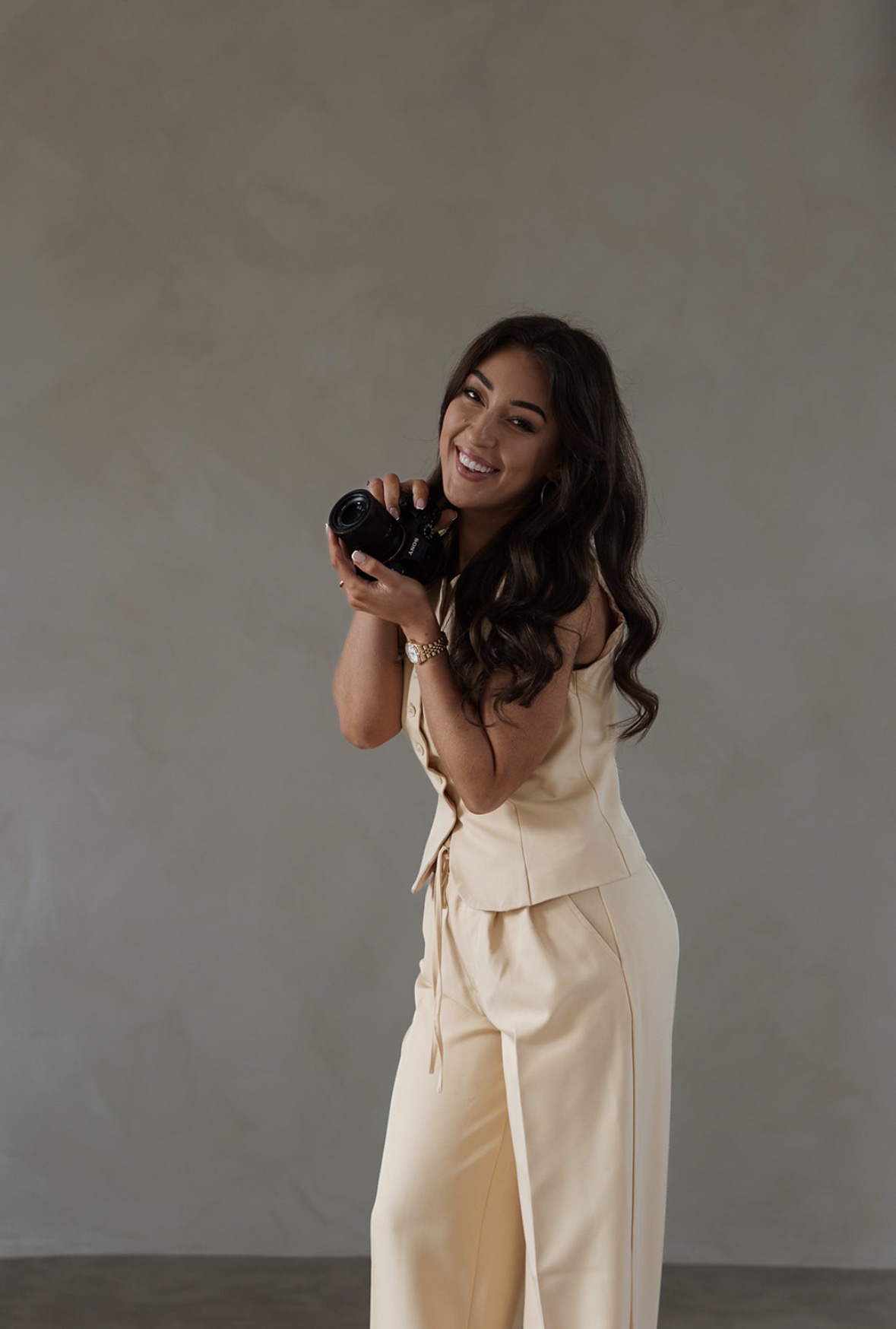 Writer: Rosie, Videographer