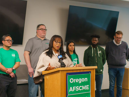 Oregon AFSCME Members Stand with Rep. Janelle Bynum