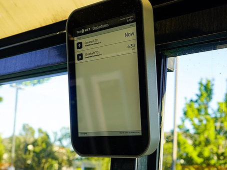 Digital Displays Come to Transit Stops