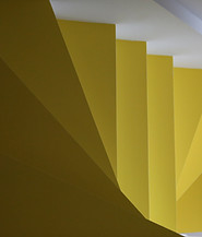 Gelbe geometrische Treppe