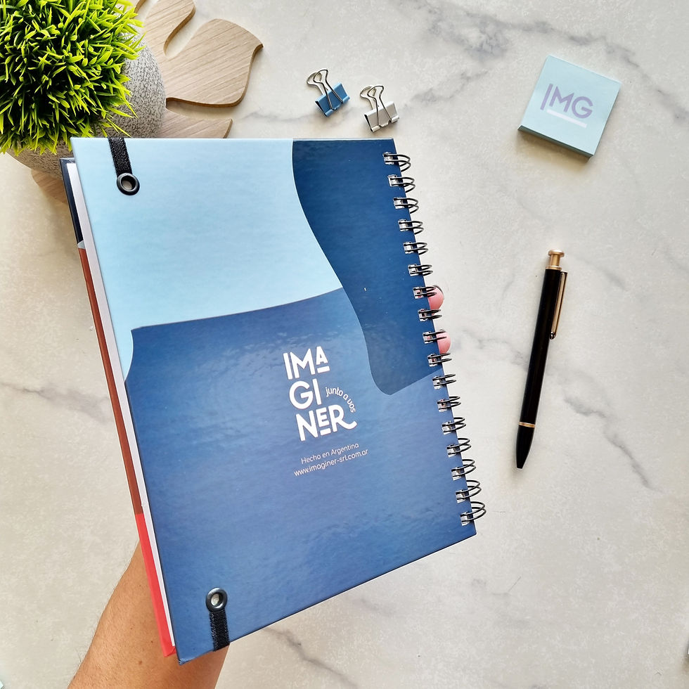 Miniatura: Agenda N8 (18x22.5cm) URBAN MEN Red