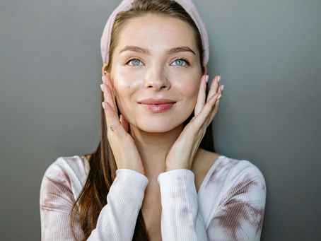 Skin Bytes | "Hyaluronic Acid: Your Hydration Hero" 💧