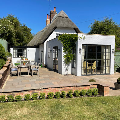 THATCHED COTTAGE HAMPSHIRE