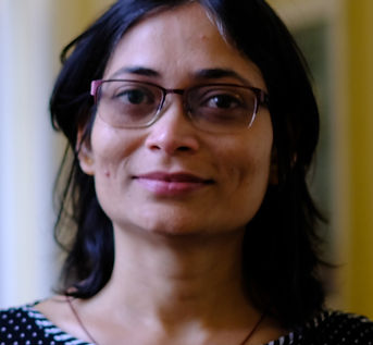 Glimlachende mevrouw