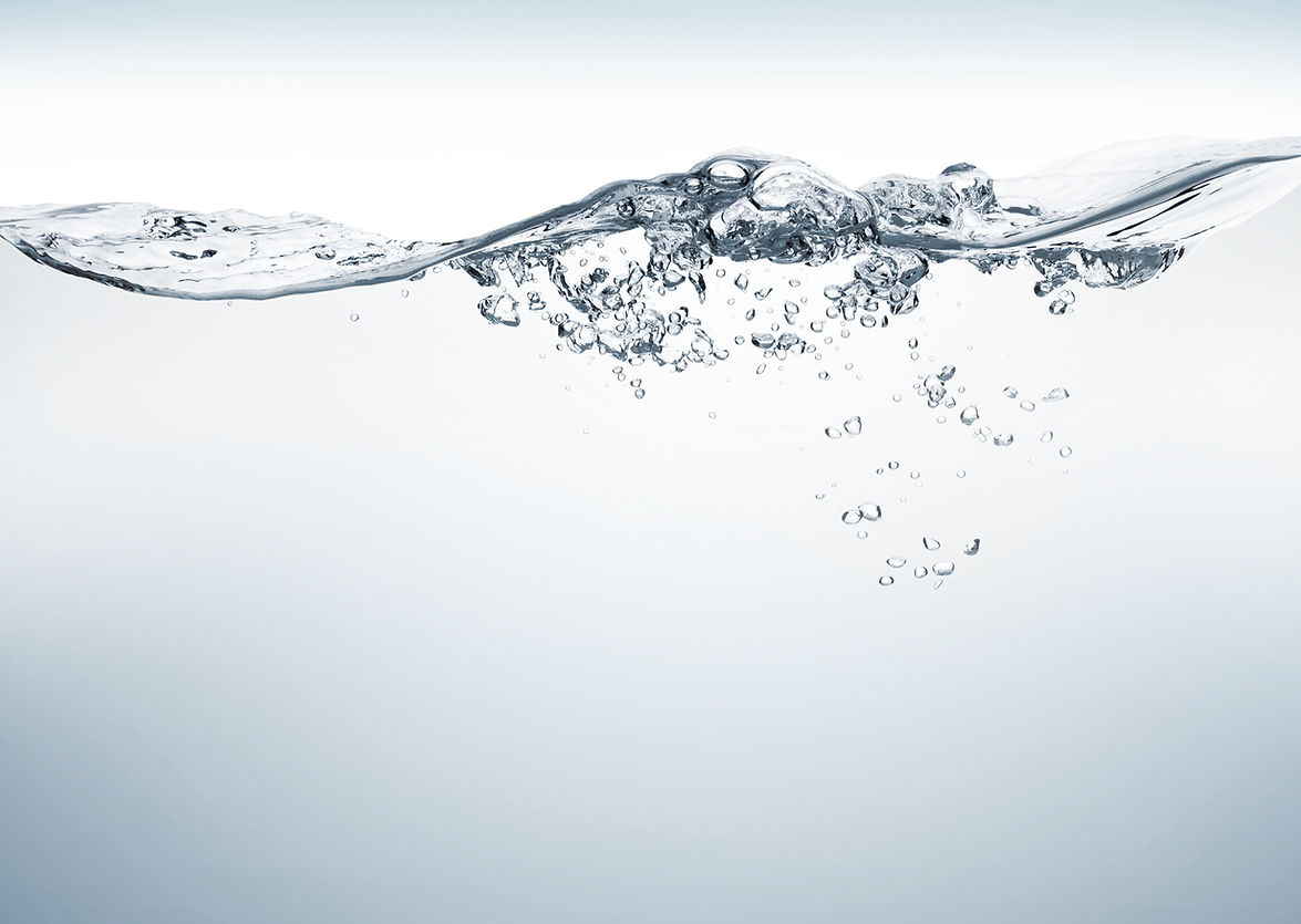 De Plons van het water in Beweging