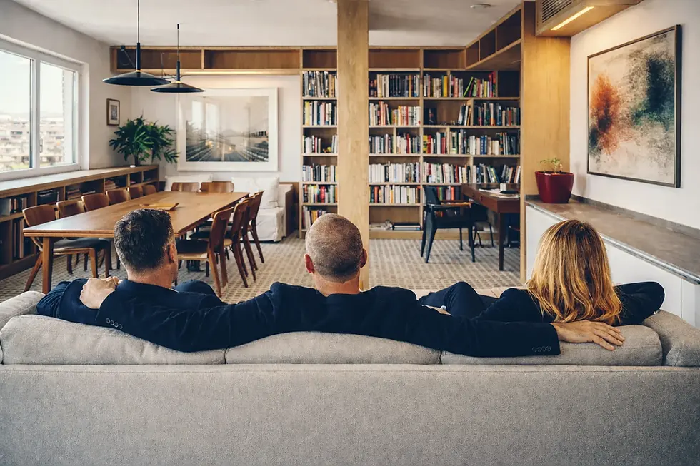 Architekt: Von der Idee zur Realität: Wir setzen anspruchsvolle Konzepte effizient um und schaffen Qualität, die hält, was sie verspricht.