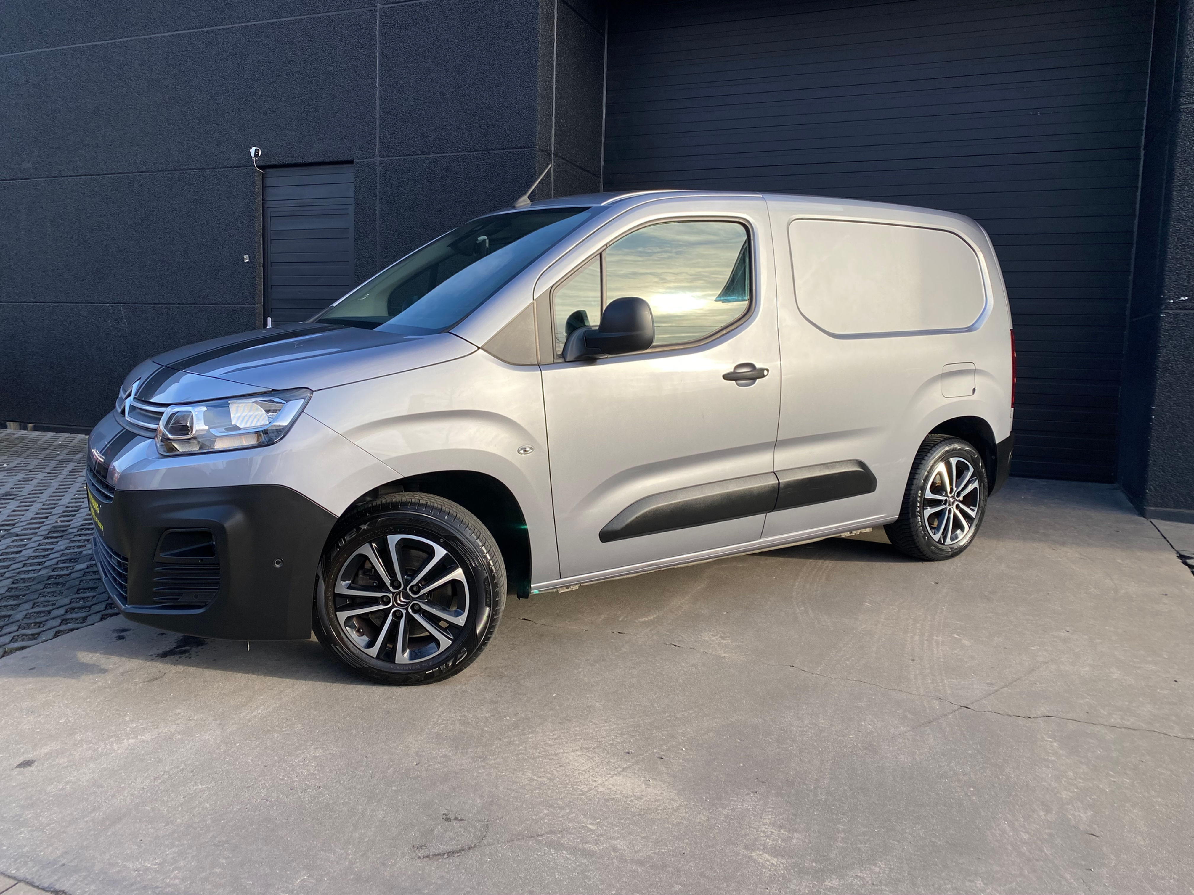 citroen berlingo 1.5hdi automaat - 3 zit - navigatie