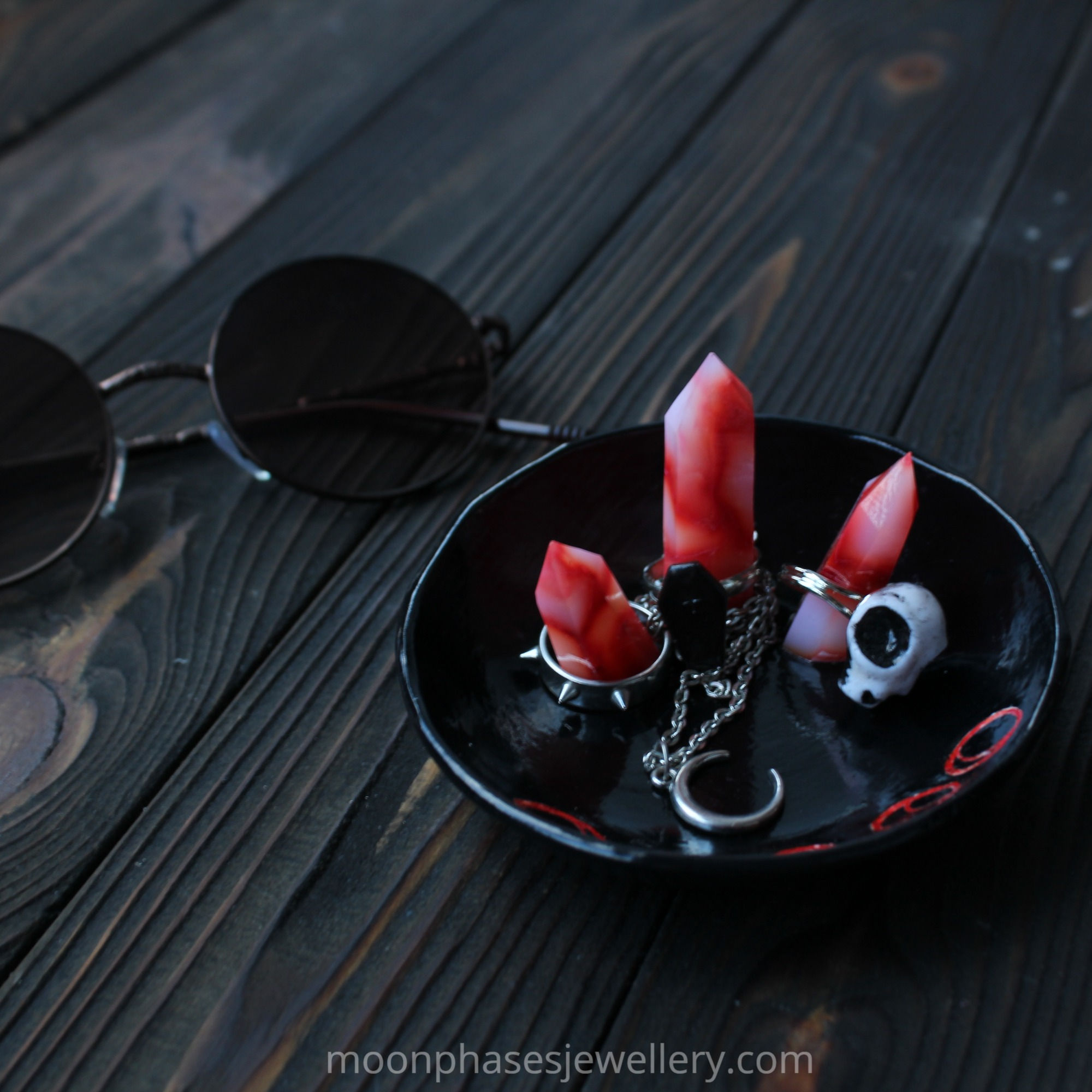 Підставка для прикрас з кристалами і фазами місяця