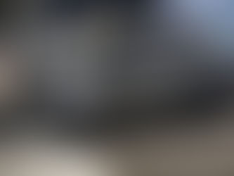 Condutor abandona veículo após chocar-se em poste no centro de Santiago