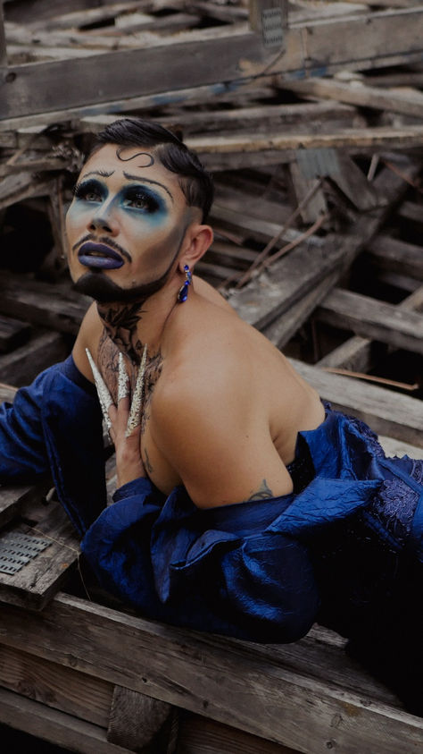 Blue Nostalgia con Caazi