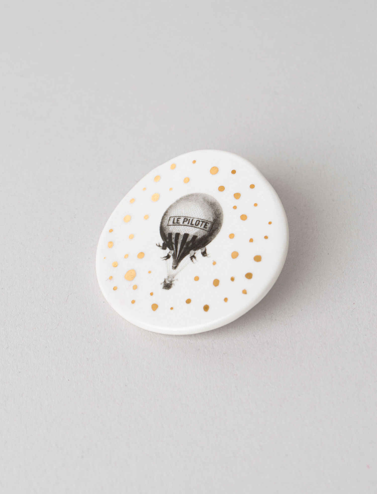 grand pin's montgolfière