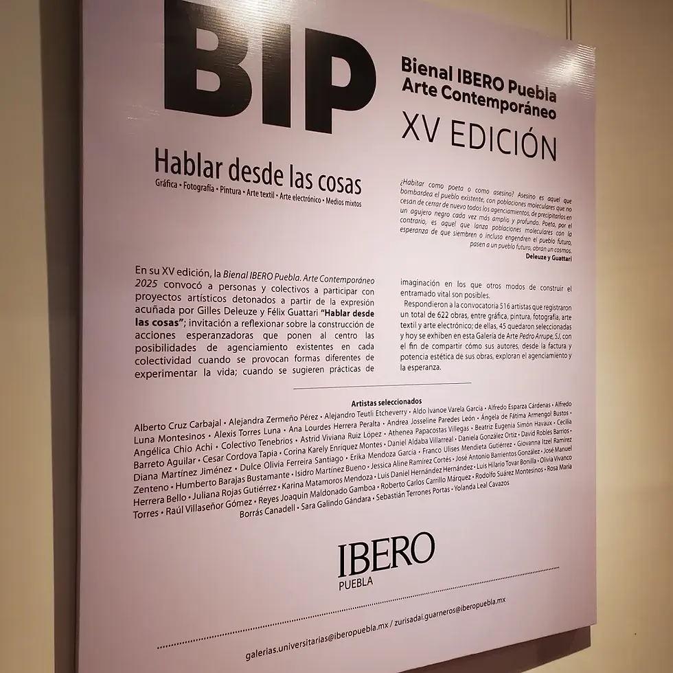 cartel de El texto de sala con los nombres de todos los expositores
