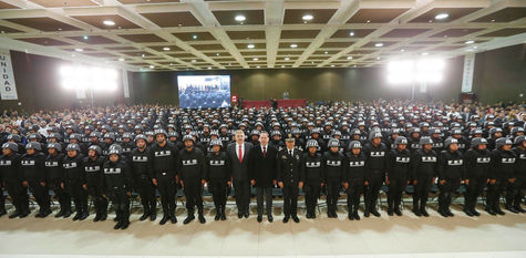 PIDE ERUVIEL ÁVILA A NUEVOS POLICÍAS DE ÉLITE DE LA FUERZA ESPECIAL DE SEGURIDAD SER EJEMPLO PARA LA