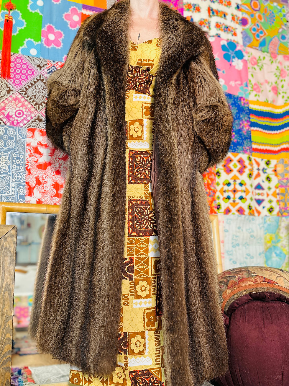 Thumbnail: 70s Heavyweight Raccoon Fur Coat - S/M/L