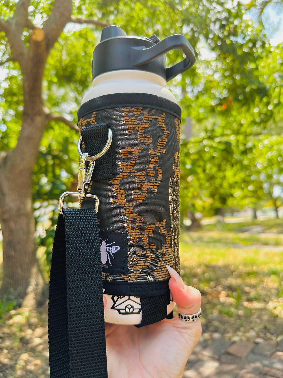 Thumbnail: Amante x RT Embellished Bottle Bag - 32/40 oz