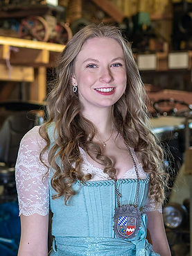 _0000s_0016_Julia Brandl.jpg