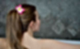Mulher no Jacuzzi