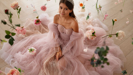 ¿Vestido blanco o de color? La nueva tendencia en bodas diferentes