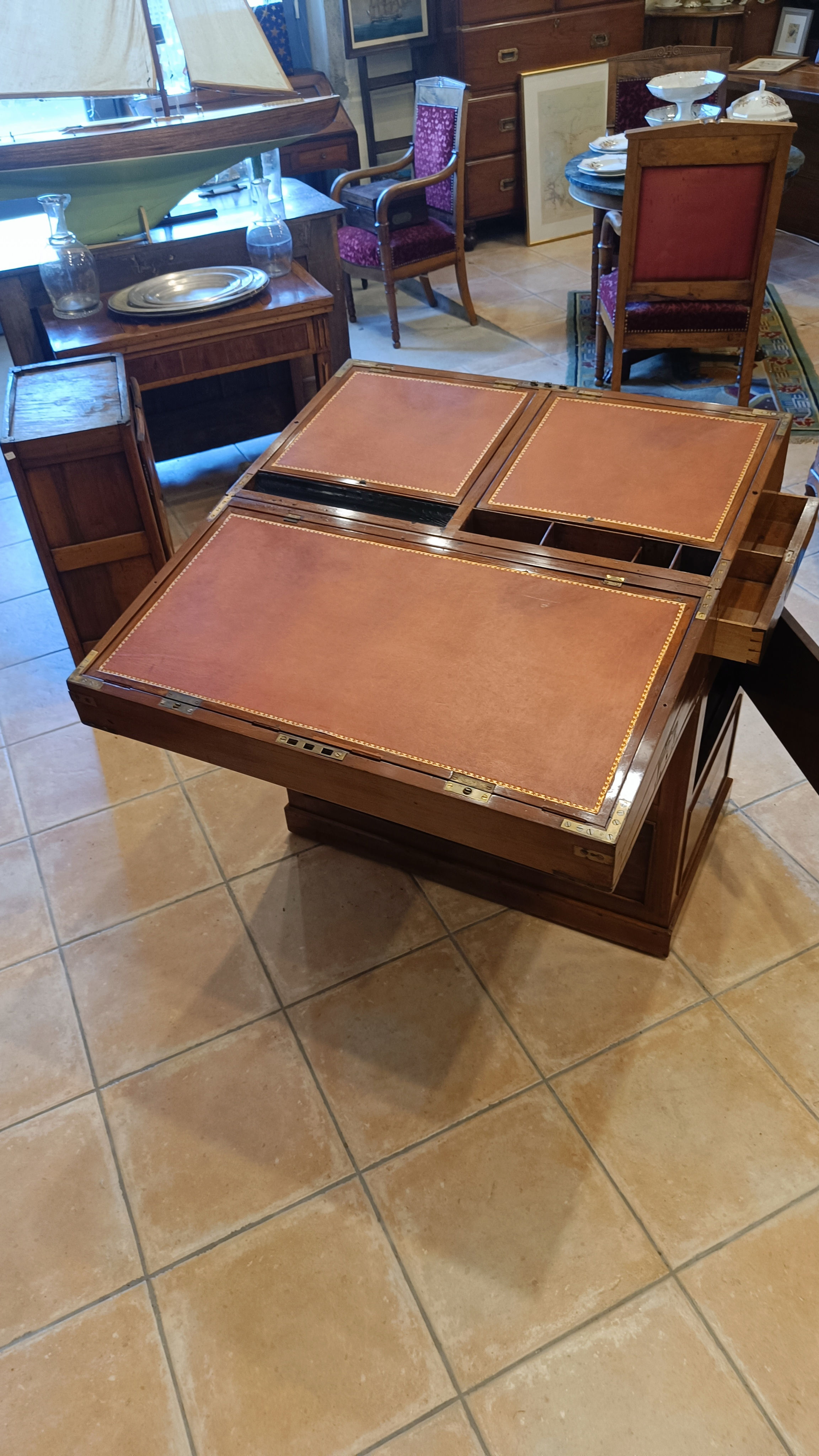 Secrétaire d'officier, dit meuble de marine de milieu du 19ème, en acajou