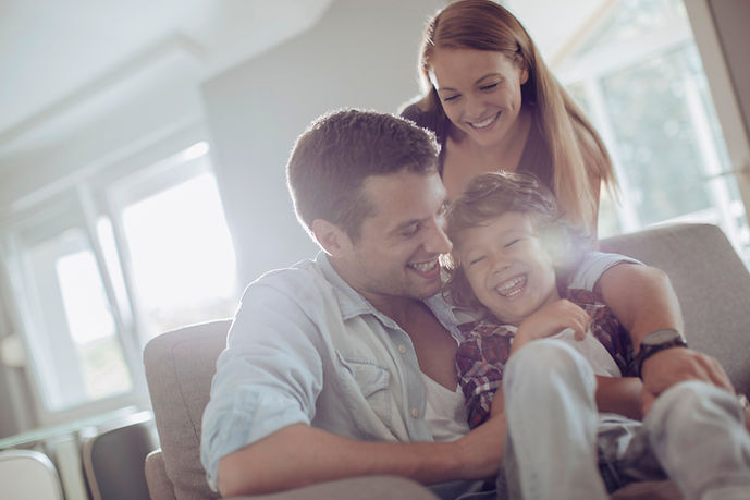 Famiglia felice insieme