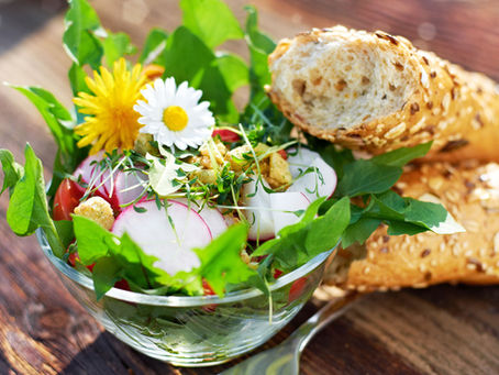 Der originelle Brotzeit-Genuss: Weißwurst-Radieserl-Salat