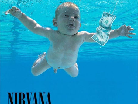 Οι Nirvana κερδίζουν τη δίκη για τη φωτογραφία του μωρού στο Nevermind.