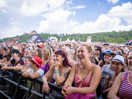 Hudební festival Hrady CZ startuje tento pátek a sobotu na dvou pódiích na Točníku