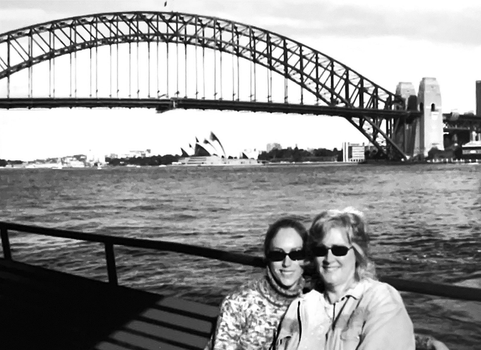 Harbour Bridge_grayscale